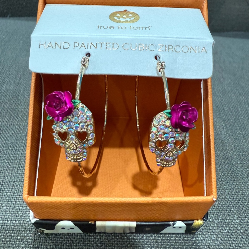 NWOT - Skull Halloween Earrings / Dia De Los Muertos / Day of the Dead Earrings